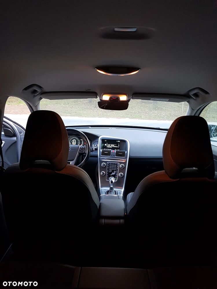 Volvo XC 60 D4 Geartronic Momentum - 13
