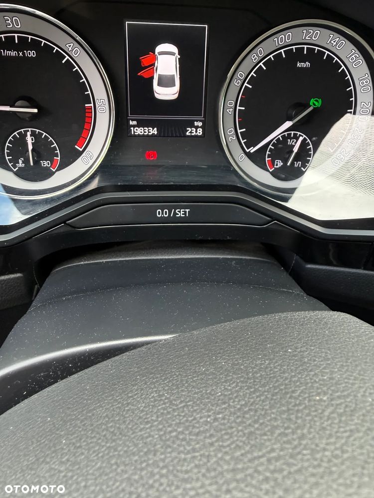 Skoda Superb 2.0 TDI L&K DSG - 10
