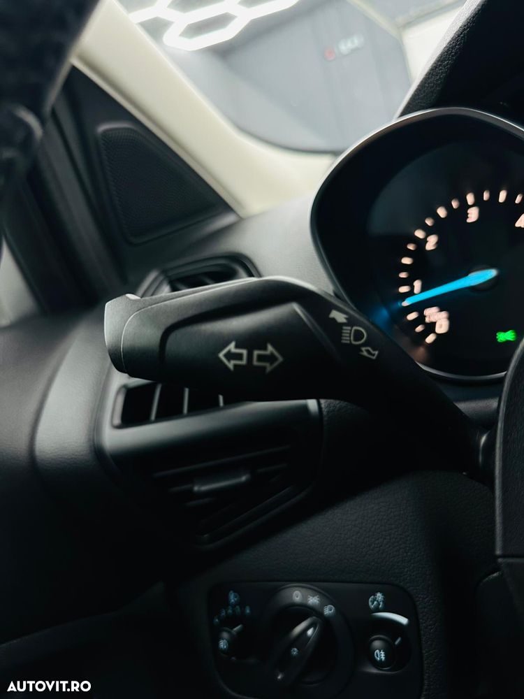 Ford Kuga 2.0 TDCi 4x4 Trend - 26