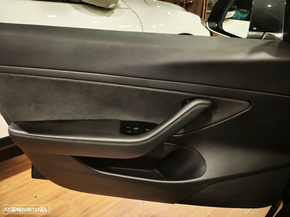 Tesla Model 3 Standard Range Plus RWD - 48