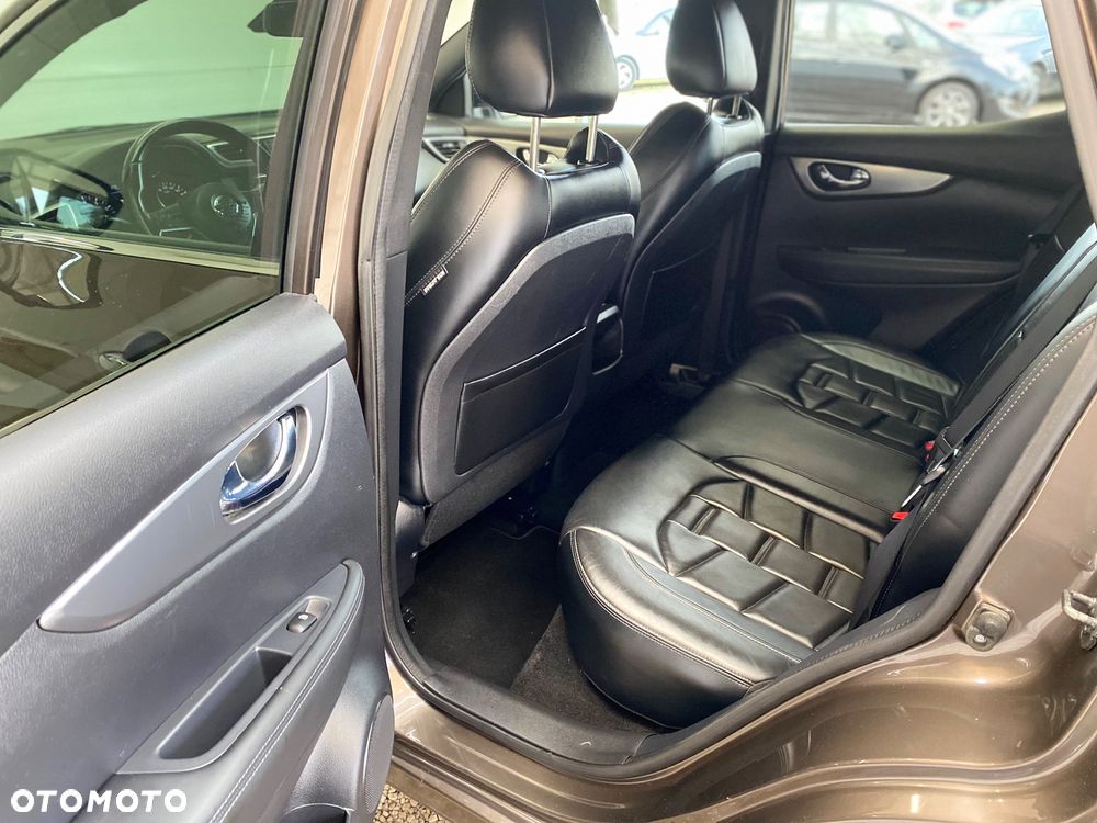 Nissan Qashqai 1.3 DIG-T TEKNA - 11