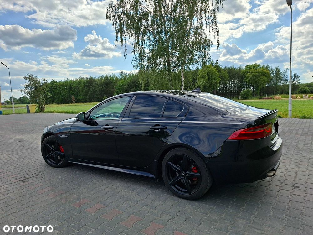 Jaguar XE - 2