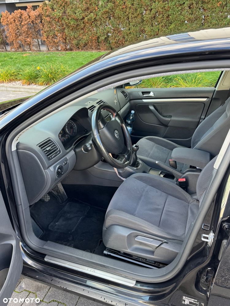 Volkswagen Jetta - 16