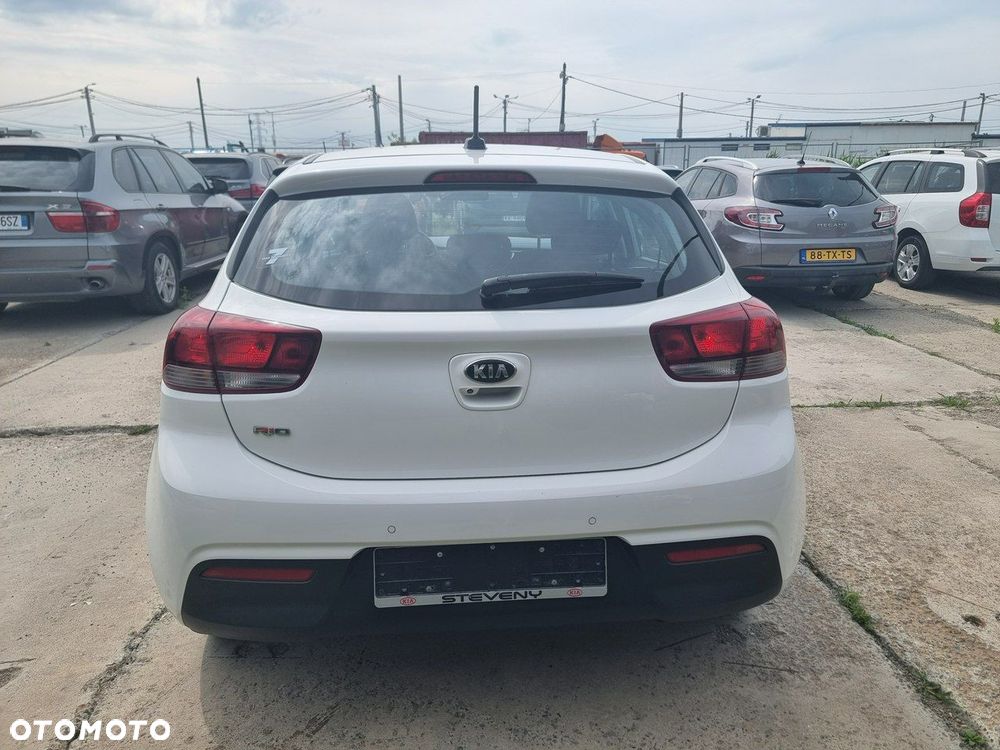 Kia Rio - 6