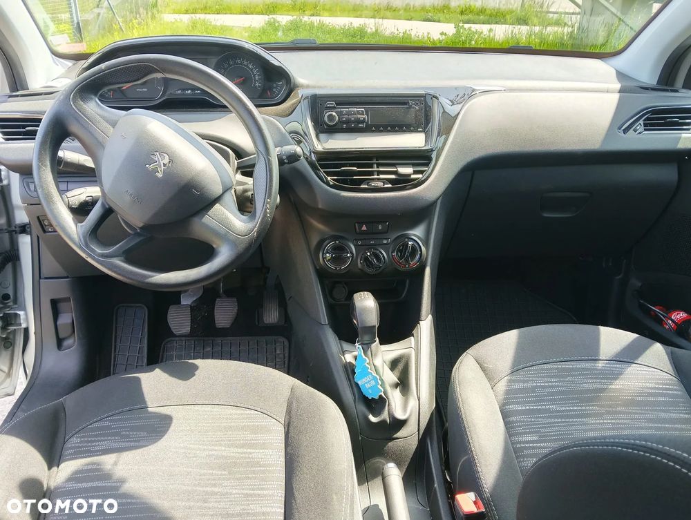 Peugeot 208 - 9