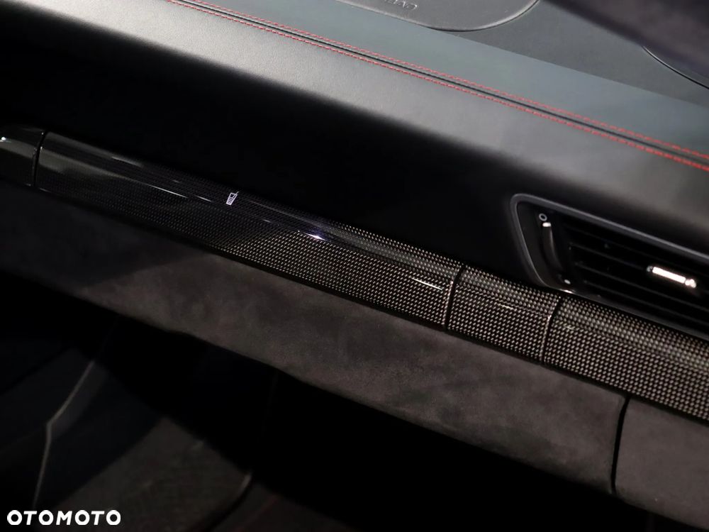 Porsche 911 Carrera 4 GTS PDK - 22