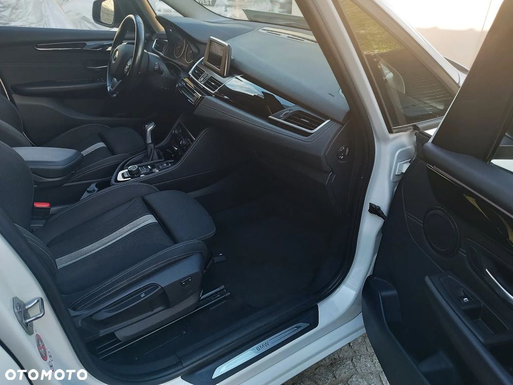 BMW Seria 2 218d Sport Line - 9