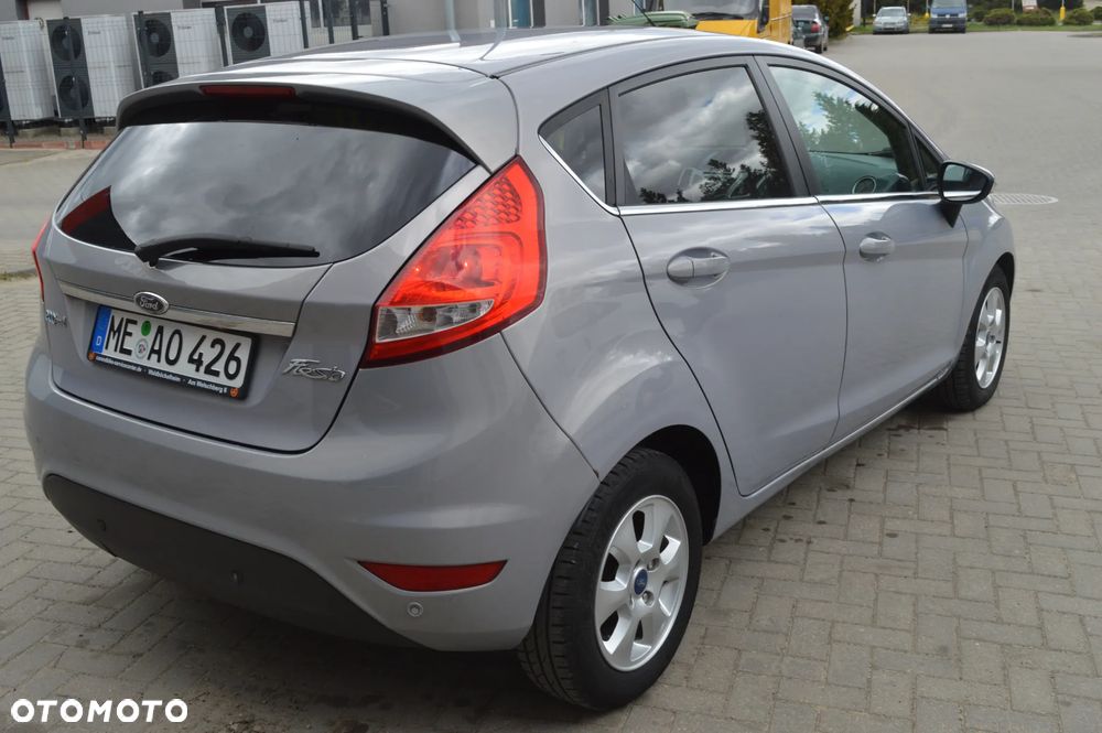 Ford Fiesta 1.6 TDCi Champions Edition - 8