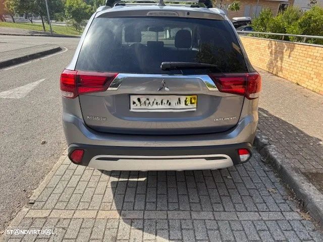 Mitsubishi Outlander 2.0 Kaiteki CVT - 8