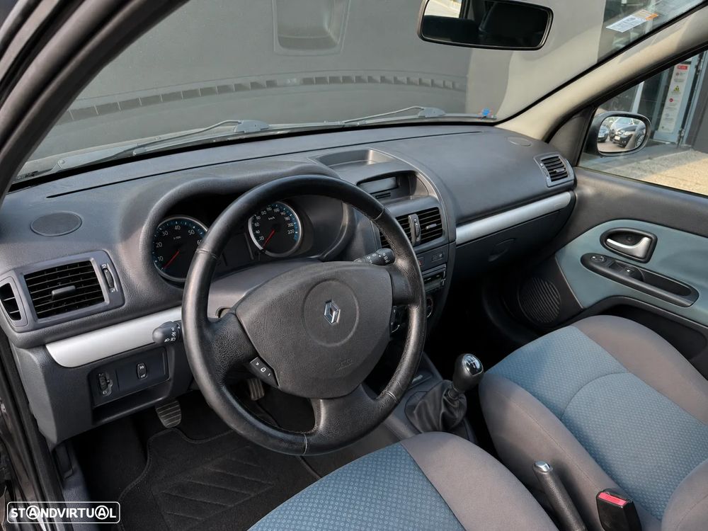 Renault Clio 1.2 16V Confort Privilège - 9