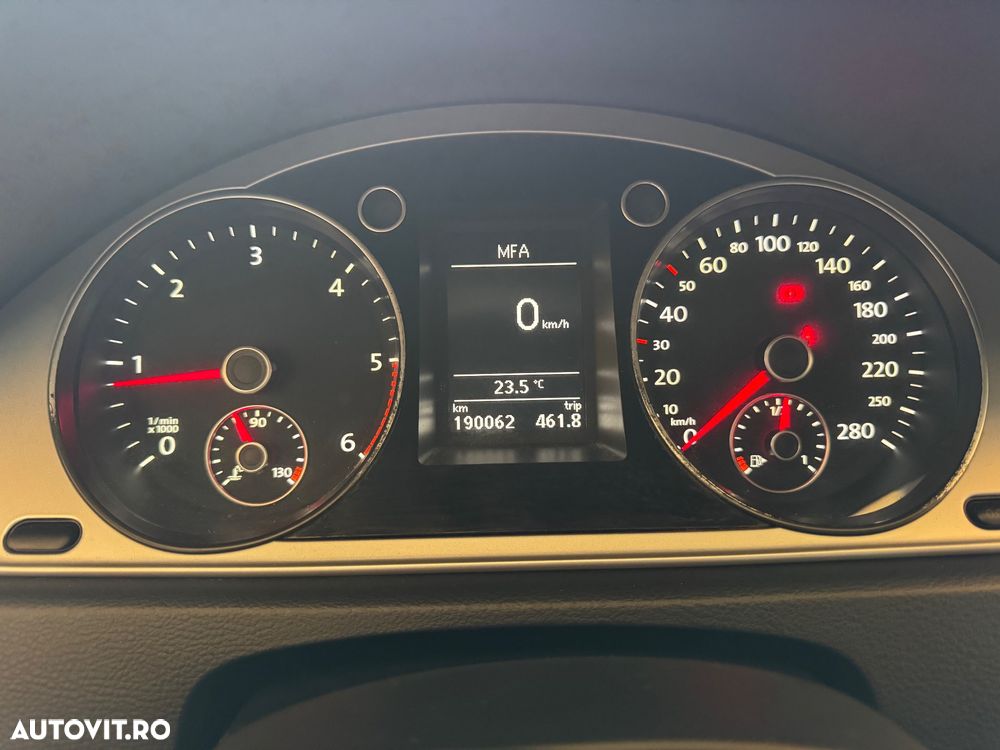 Volkswagen Passat 2.0 TDI DPF Blue TDI Comfortline - 29