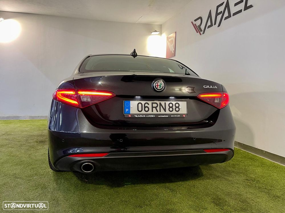 Alfa Romeo Giulia 2.2 D - 9