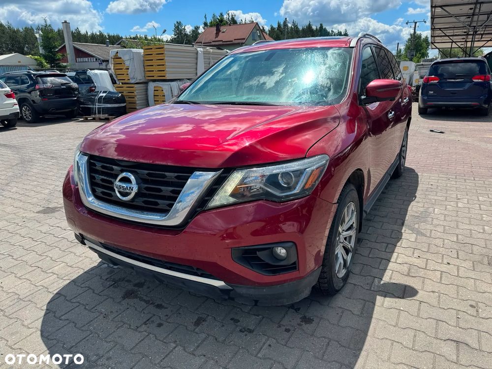 Nissan Pathfinder - 1