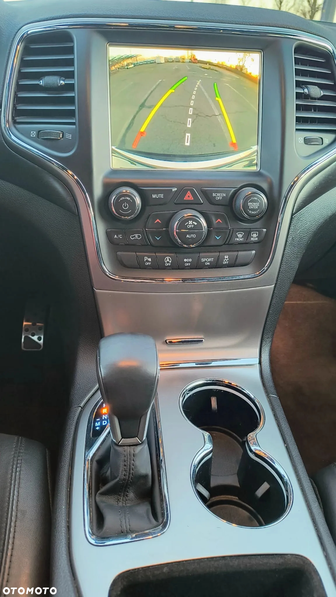 Jeep Grand Cherokee - 8