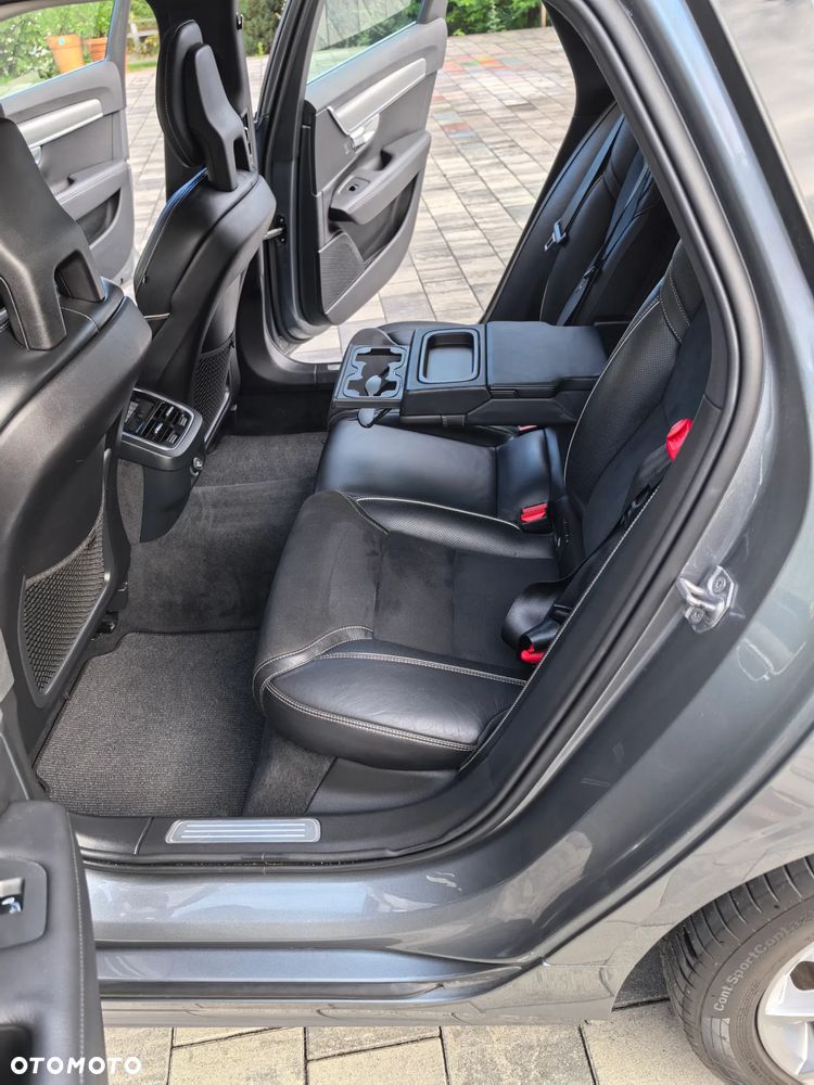 Volvo V90 D4 Momentum Pro - 11