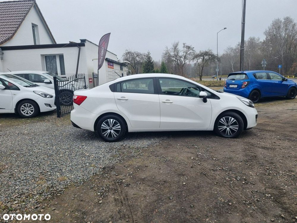 Kia Rio - 6