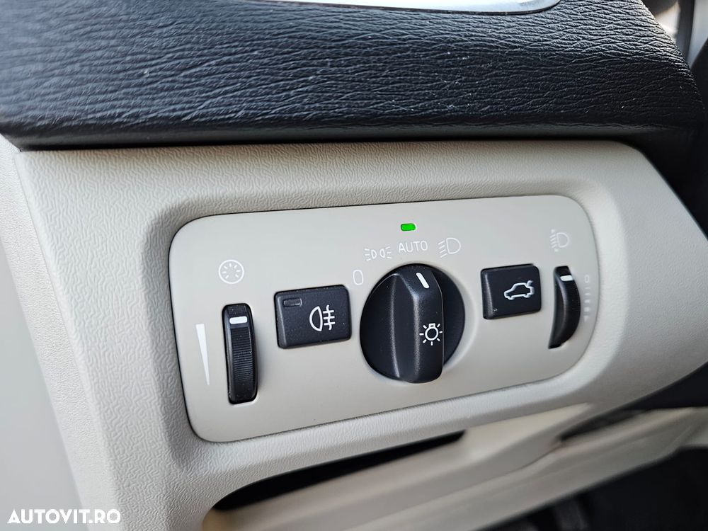 Volvo V40 D2 Geartronic - 19