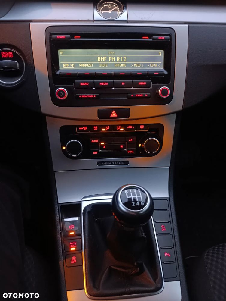 Volkswagen Passat 1.6 TDI BlueMotion - 12