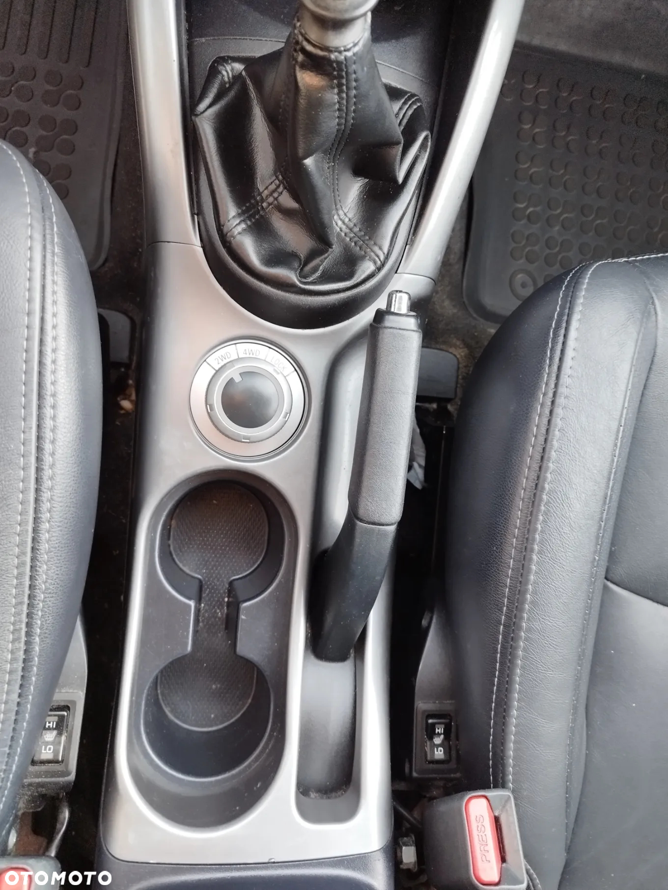 Citroën C-Crosser 2.2 HDi Exclusive - 12