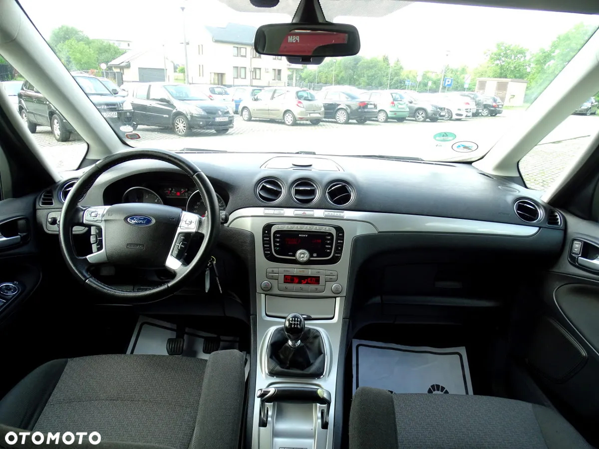 Ford Galaxy 2.0 TDCi Ambiente - 17