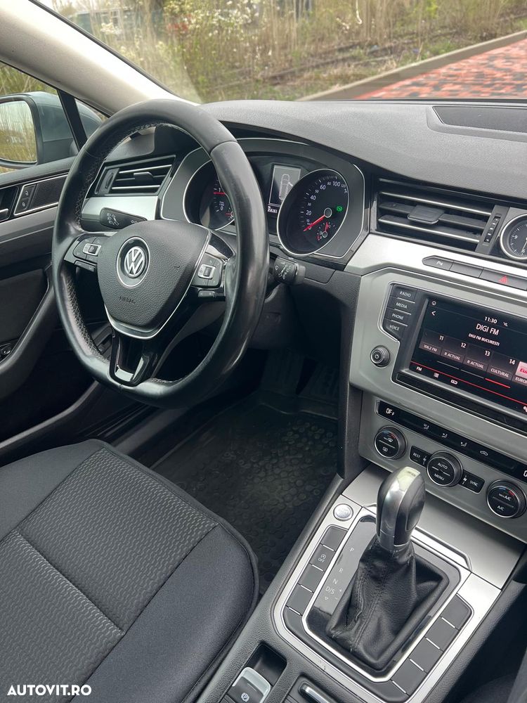 Volkswagen Passat 2.0 TDI DSG Comfortline - 12
