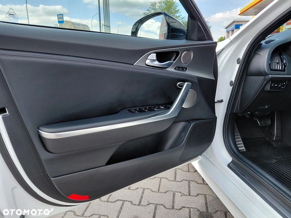 Kia Stinger 3.3 T-GDI V6 GT AWD - 10