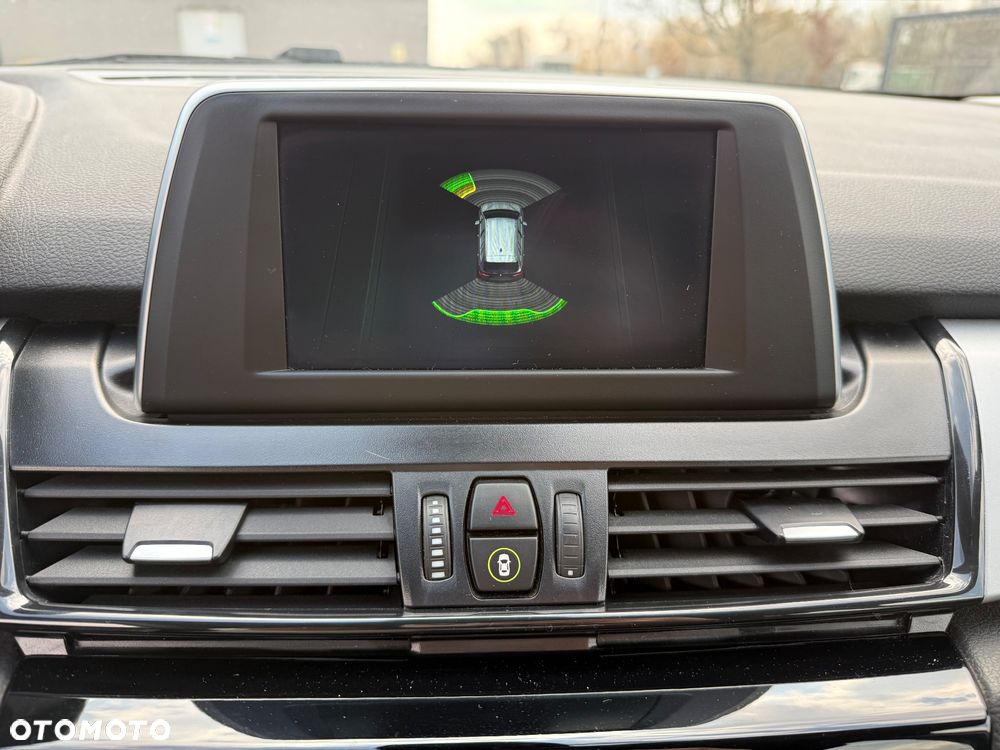 BMW Seria 2 216d Advantage - 28