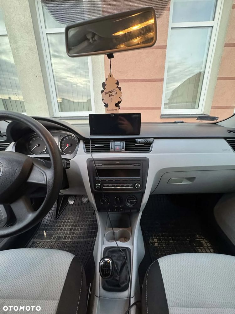 Skoda RAPID 1.2 TSI Active - 8