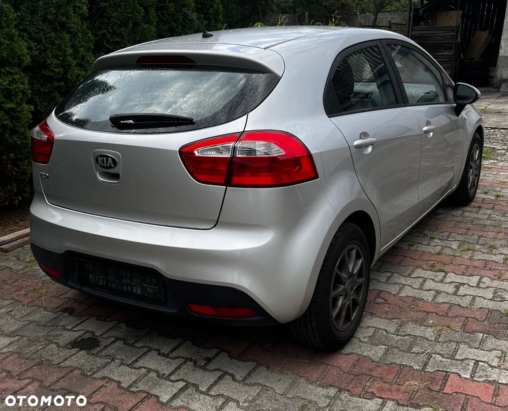 Kia Rio 1.2 Attract - 4