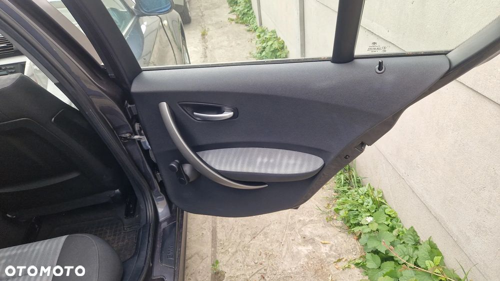 BMW 1 E87 BOCZEK DRZWI PRAWY TYŁ