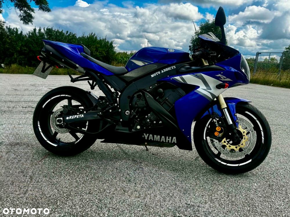Yamaha R1 - 2