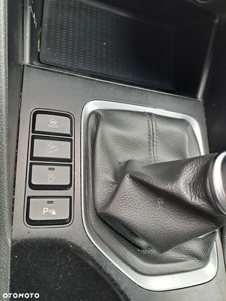 Hyundai Tucson blue 1.7 CRDi 2WD Intro Edition - 23