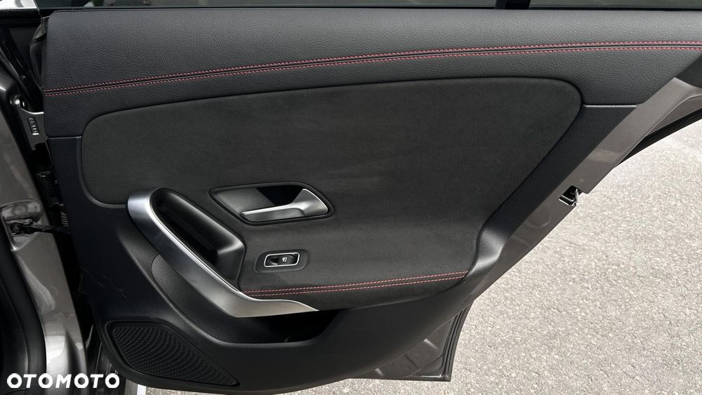 Mercedes-Benz CLA - 28