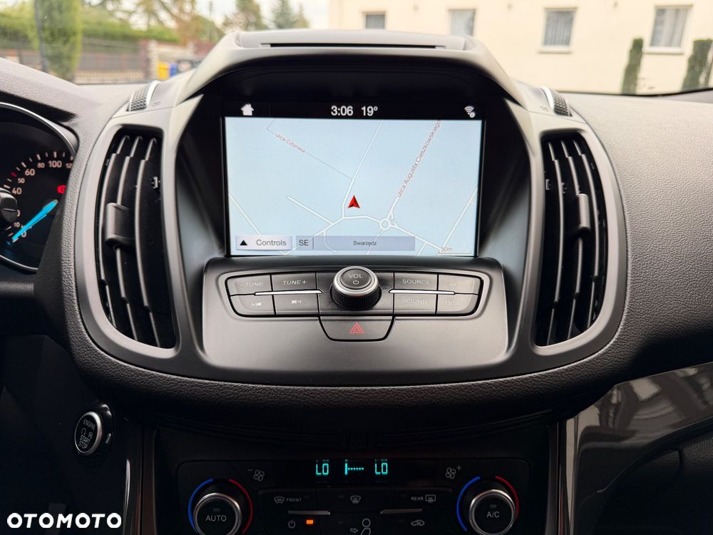 Ford Kuga 1.5 EcoBoost 2x4 Business Edition - 28
