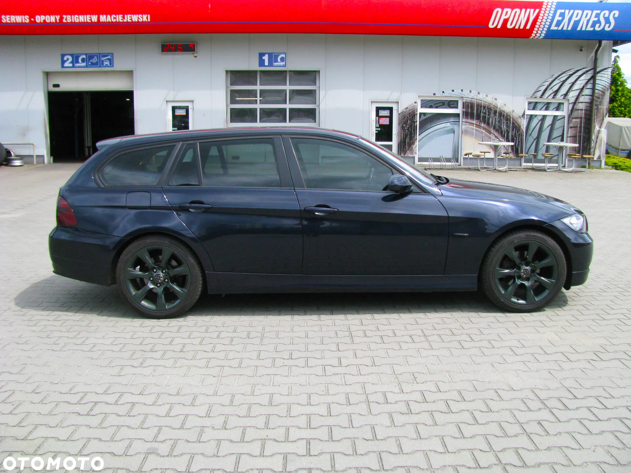 BMW Seria 3 320i Touring - 12