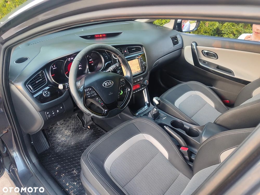 Kia Ceed - 28