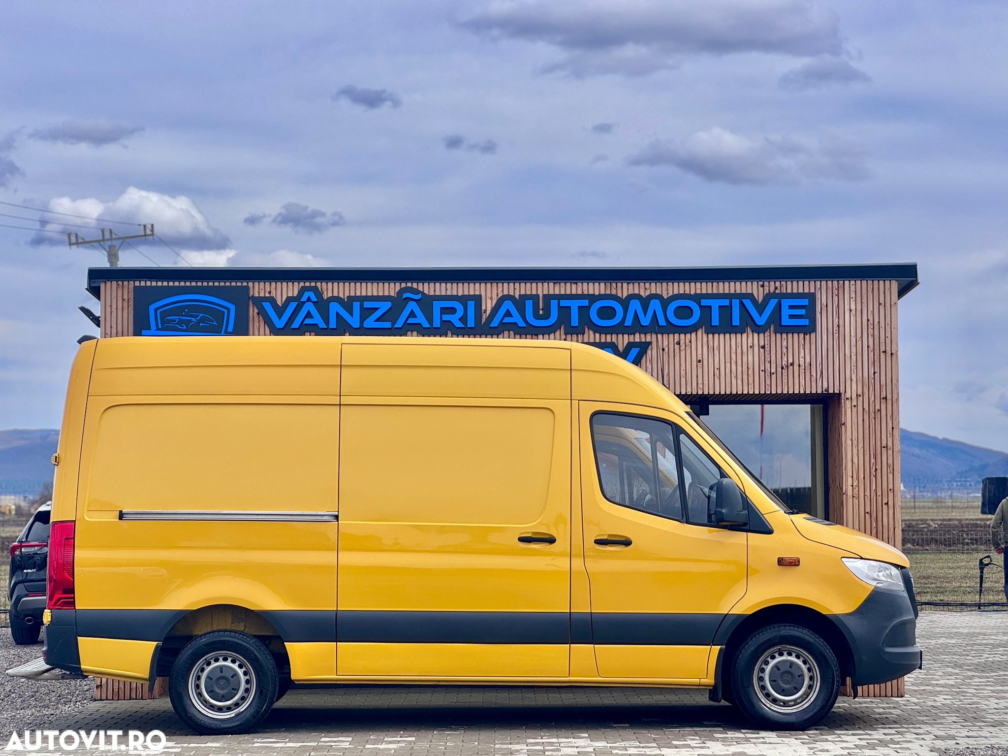 Mercedes-Benz Sprinter - 3