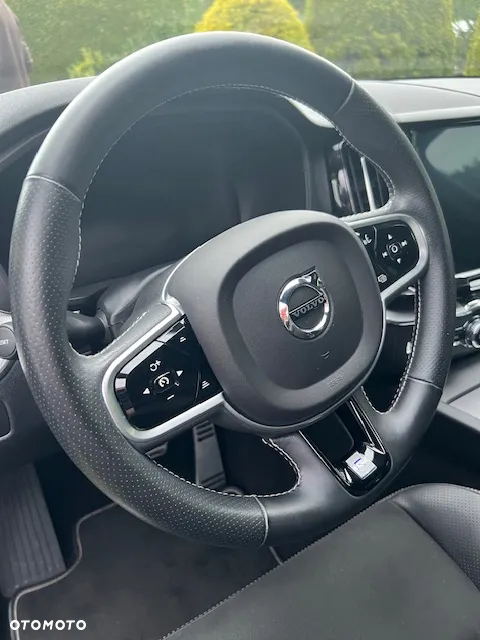 Volvo XC 60 D4 AWD R-Design - 18