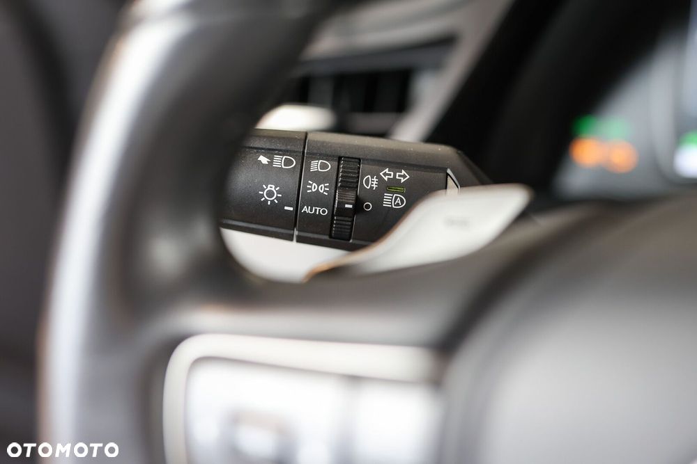 Lexus ES 300h F Sport Design - 14