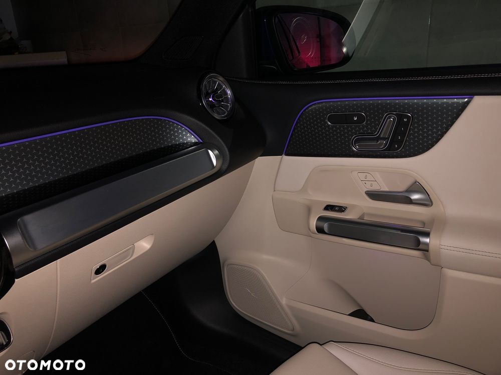 Mercedes-Benz GLB - 28