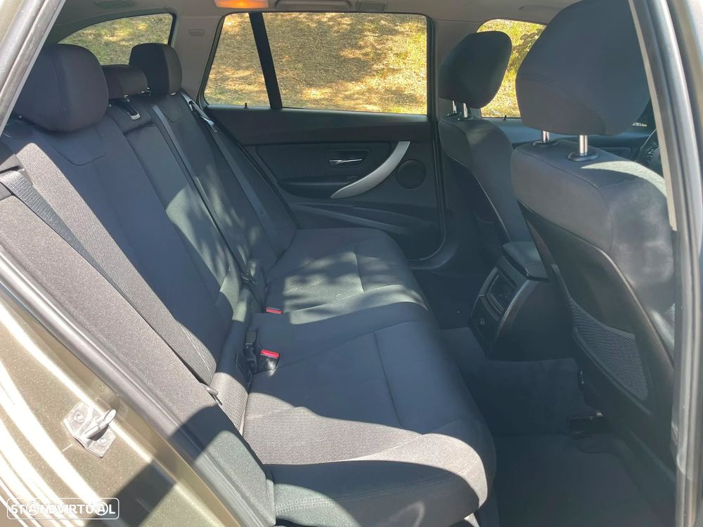 BMW 320 d Line Luxury Auto - 23