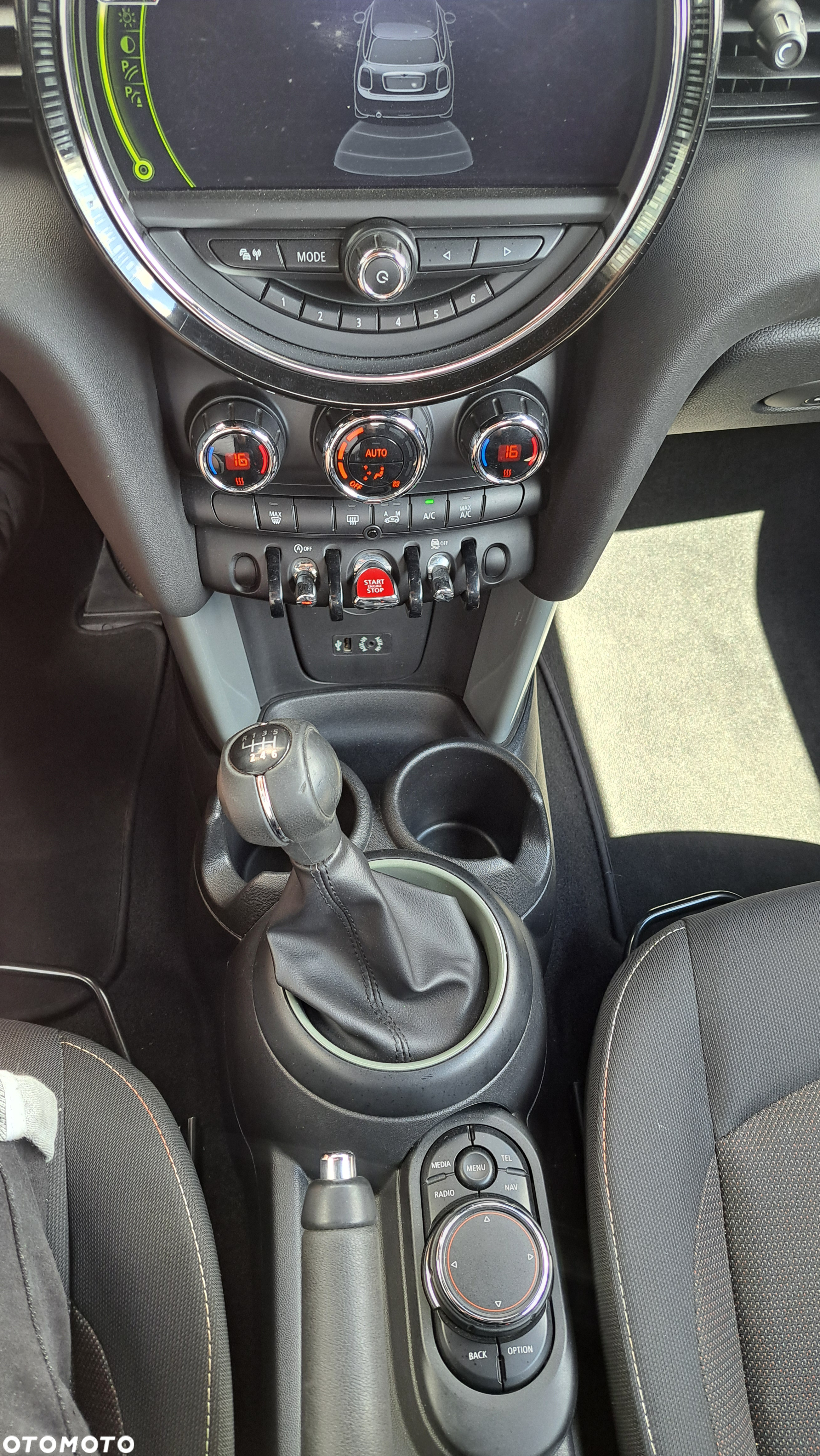 MINI ONE Cabrio Sidewalk Edition - 26