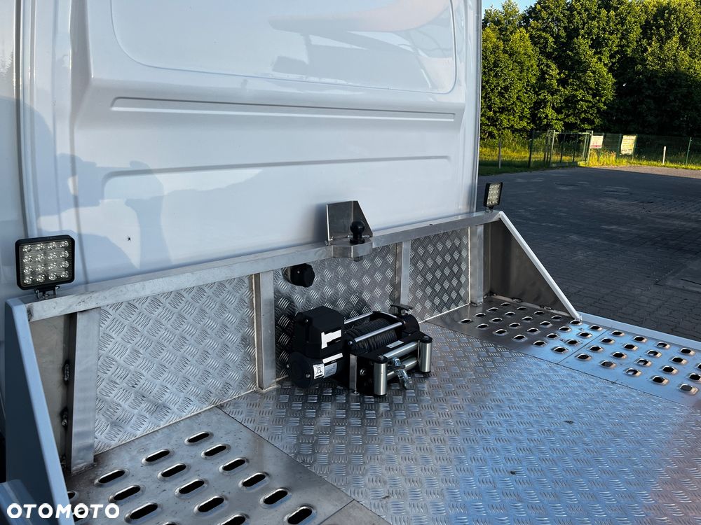 Mercedes-Benz Sprinter - 5