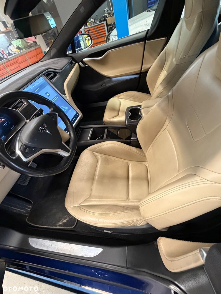 Tesla Model S 90D Allradantrieb - 11