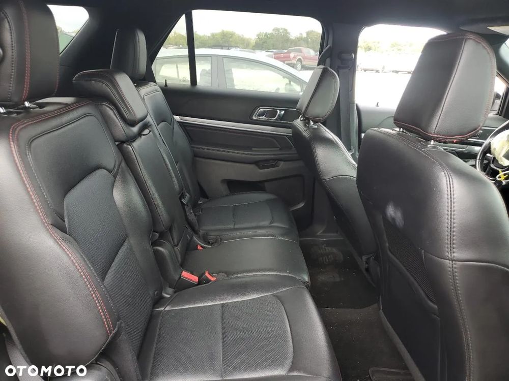 Ford Explorer - 11