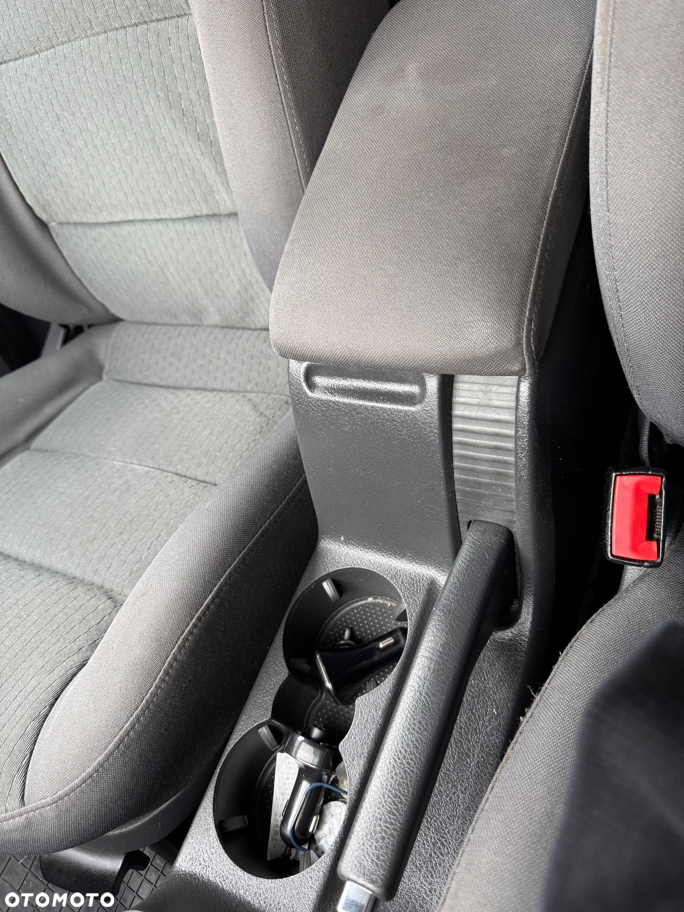 Volkswagen Passat 1.9 TDI Comfortline Tiptr - 22