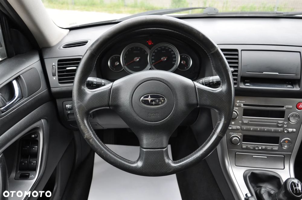 Subaru Outback 2.5i MT - 14
