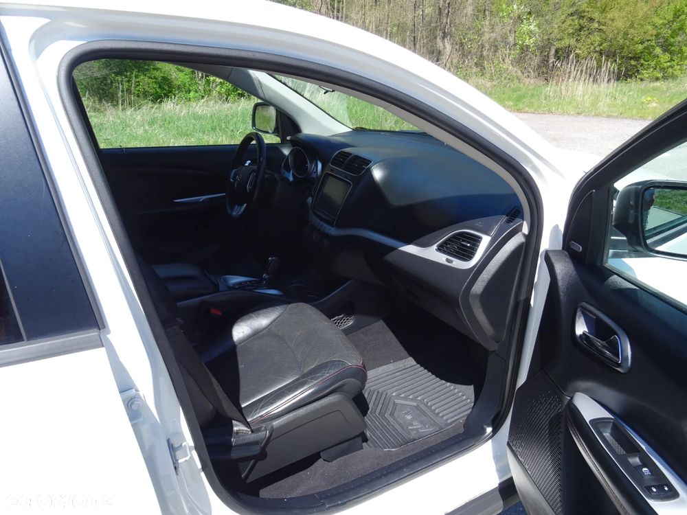 Dodge Journey - 12