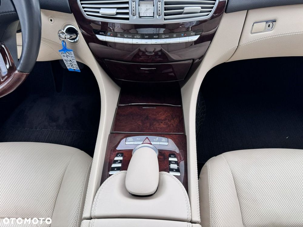 Mercedes-Benz CL 500 4Matic 7G-TRONIC - 25
