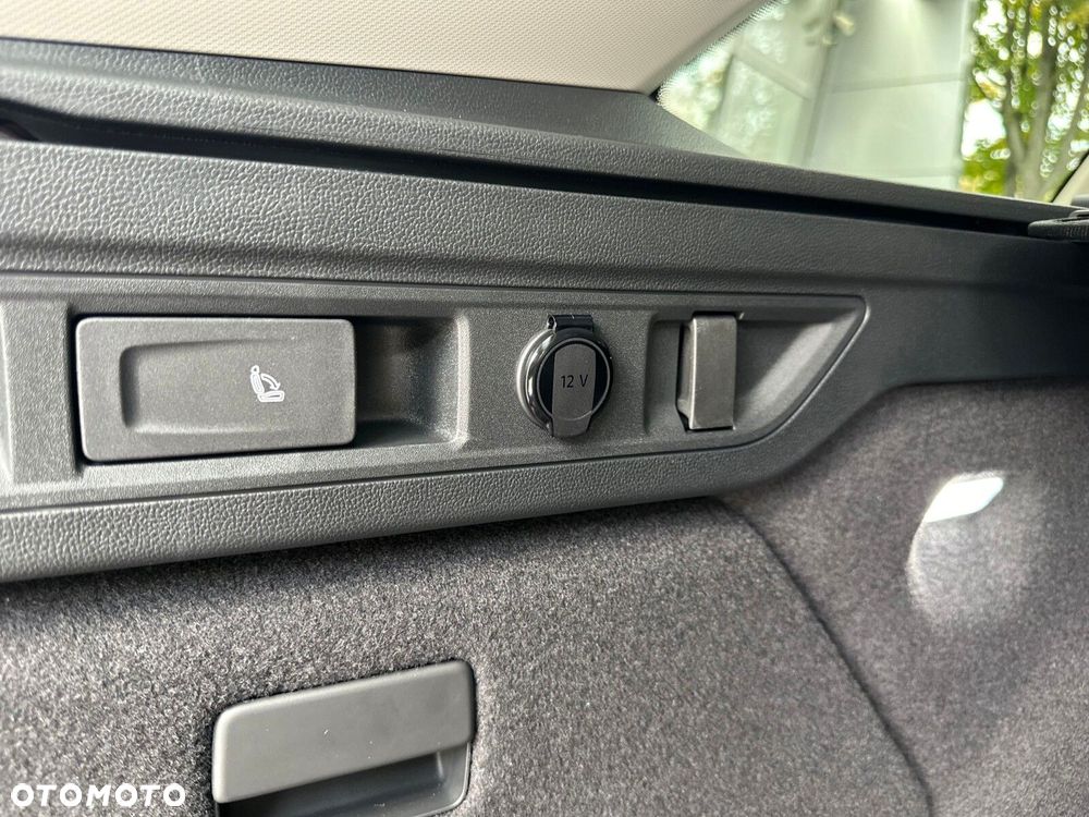 Volkswagen Passat - 32